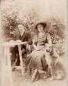 Felix Braun mit Ehefrau Hedwig und Hund