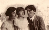 Kthe Braun-Prager, Hans Prager und Tochter Uli, 1924