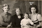 Kthe Braun-Prager, Laura Braun,Tochter Ulrike und Enkelin Tanja, 1946, London